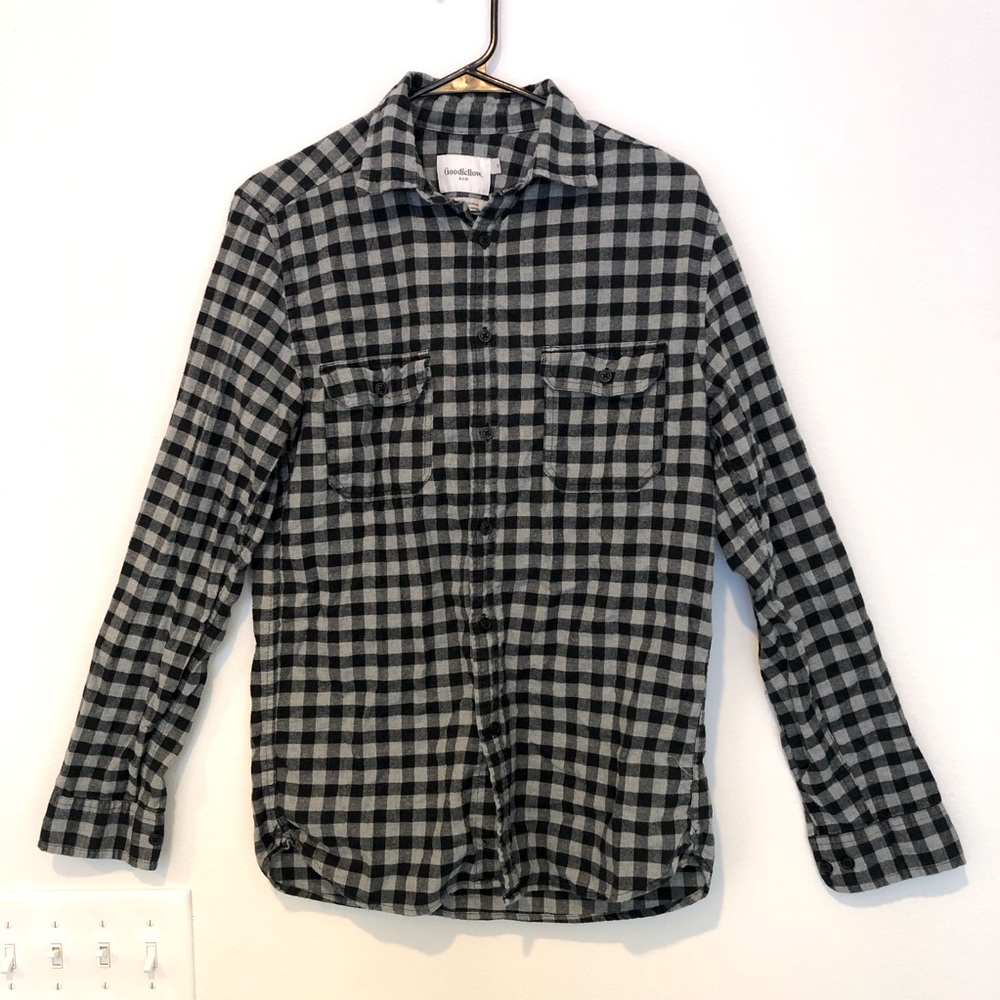 Black & gray men’s flannel